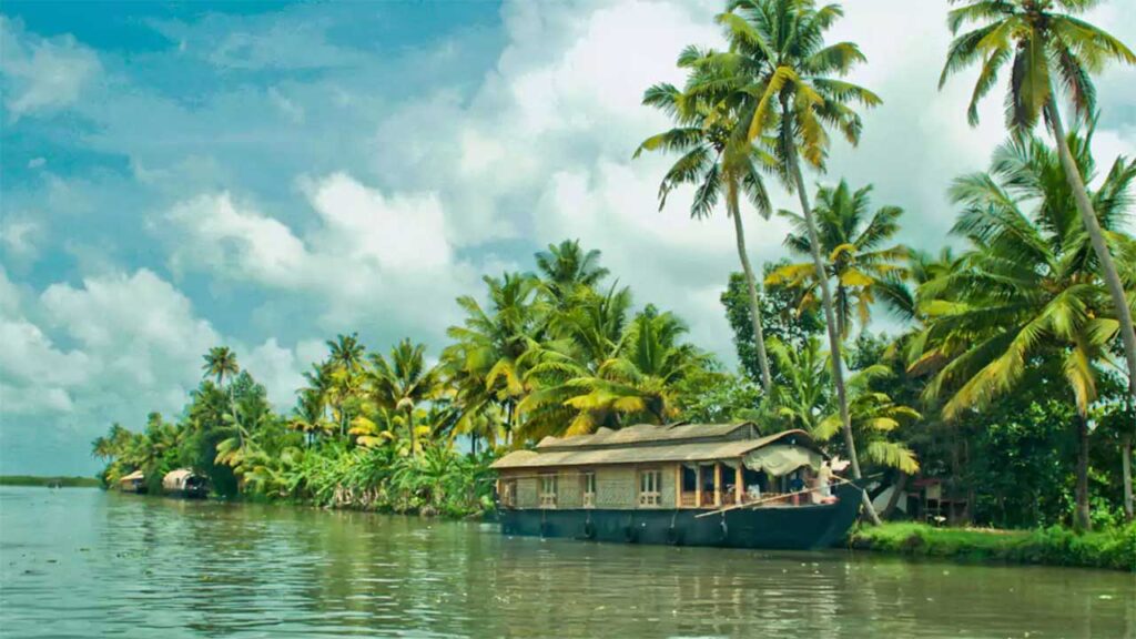 Kochi Munnar Thekkady Alleppy Tour Package