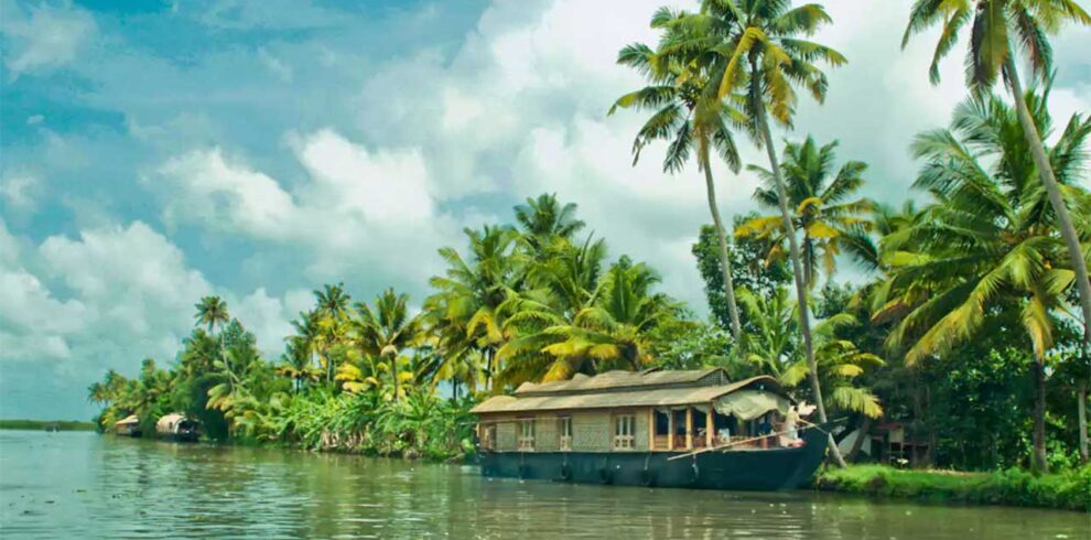 Kochi Munnar Thekkady Alleppy Tour Package